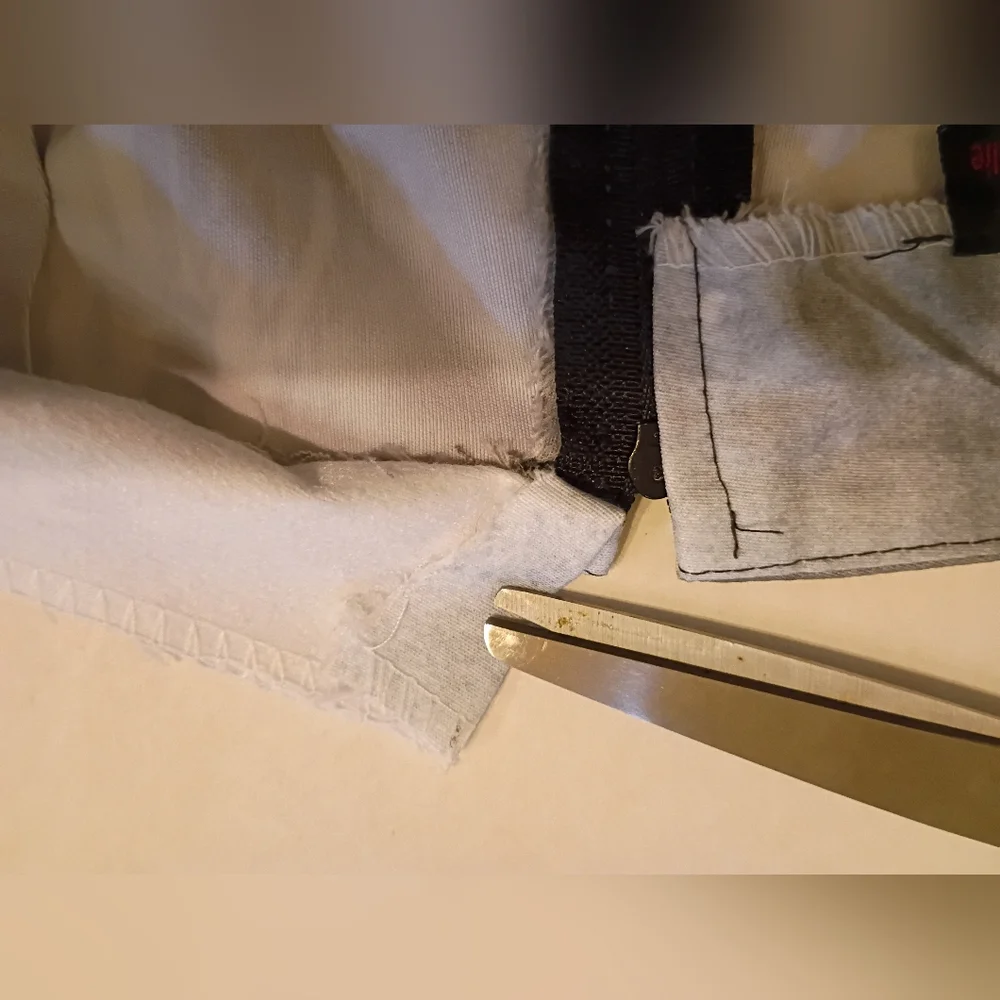 Nally & Millie Women's Black and White Straight Leg Pants Sz 27 Small‎